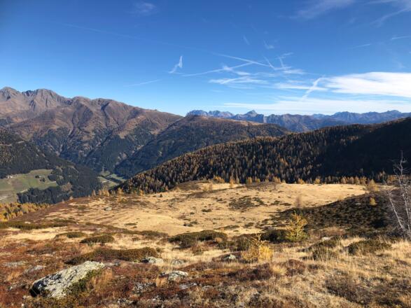 Blick in die Linezer Dolomiten und in das Winkeltal bei Außervillgraten
