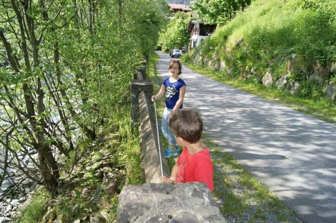 Wie lange ist der Zaun?