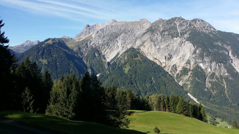 Blick von der Parzelle Lutt auf die Vandanser Steinwand