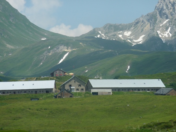 Capanna Cadagno über der Piora-Alpe