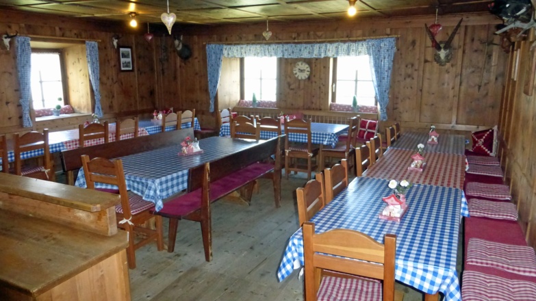 Gaststube der Kasseler Hütte