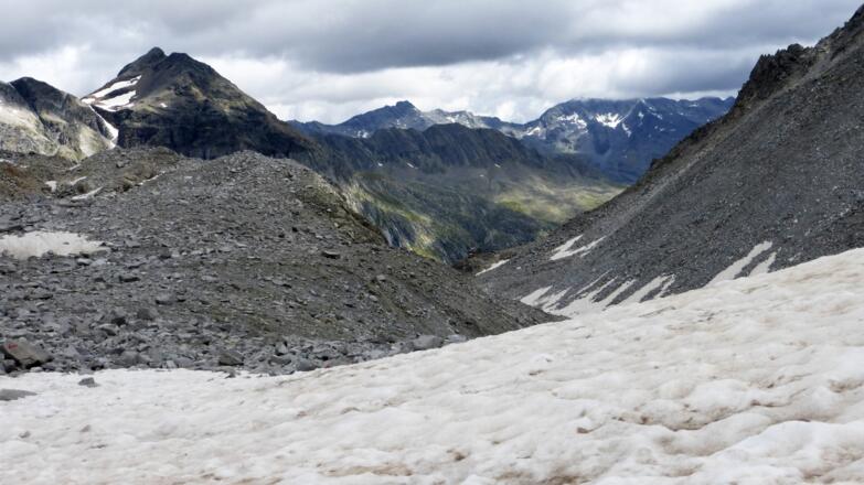 In Bildmitte wird die Barmer Hütte sichtbar