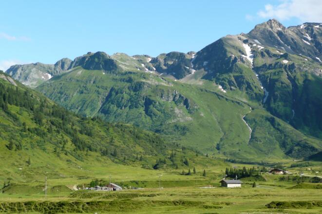 Abstieg nach Sportgastein und Blick zurück vom Nassfeld