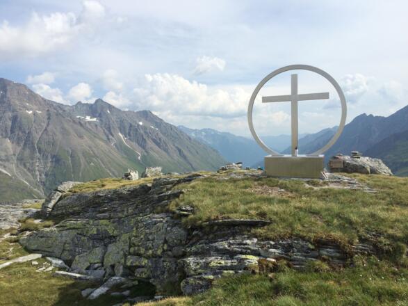 Gedenkkreuz Spinevitrol, 2483 m