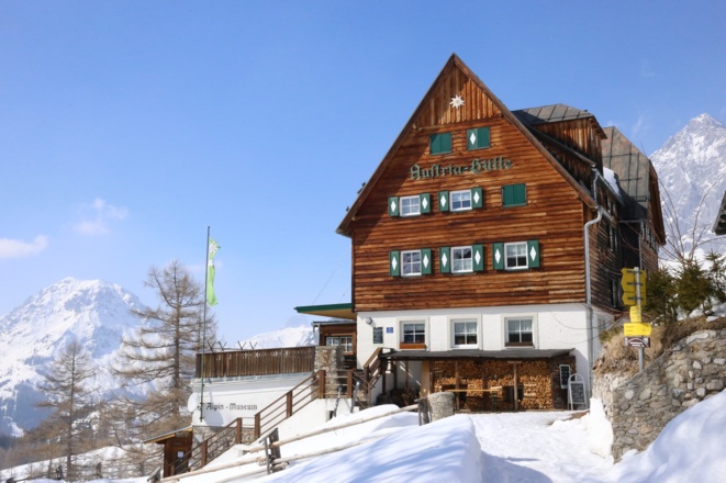 Austriahütte im Winterkleid