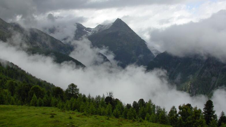 Auch bei weniger gutem Wetter beeindruckt die Wanderung