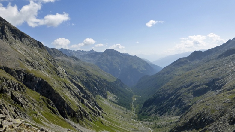Blick hinunter ins Patscher Tal; Zustieg zur Hütte von der Patscher Alm