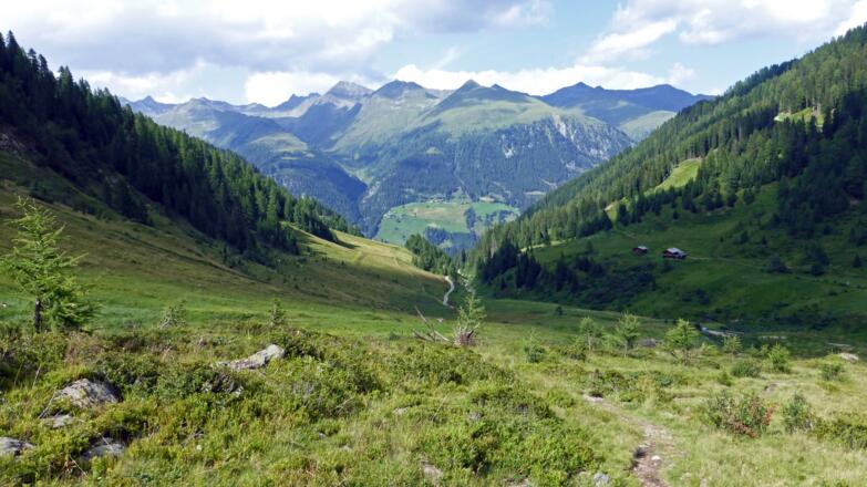 Blick von der Brugger Alm in die Lasörlinggruppe