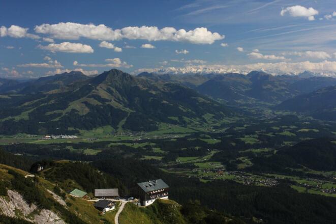 Gruttenhütte mit Alpenhauptkamm
