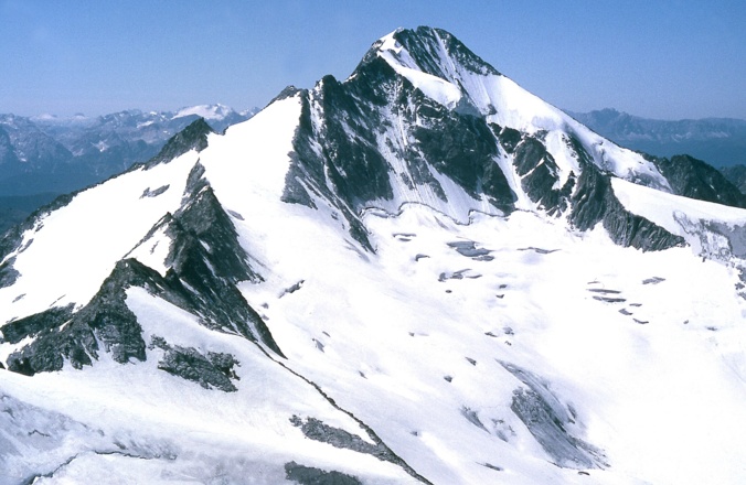 Weiß waren die Berge noch im Sommer 1985! Hochgall gesehen vom Fennereck; im Hintergrund die Marmolada
