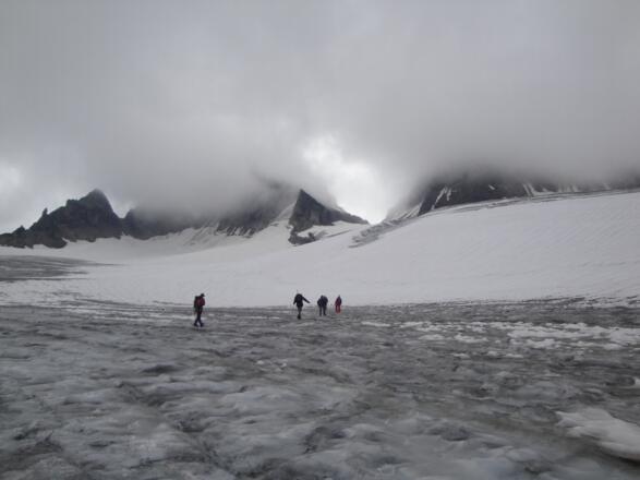 Gerade zur Buinlücke