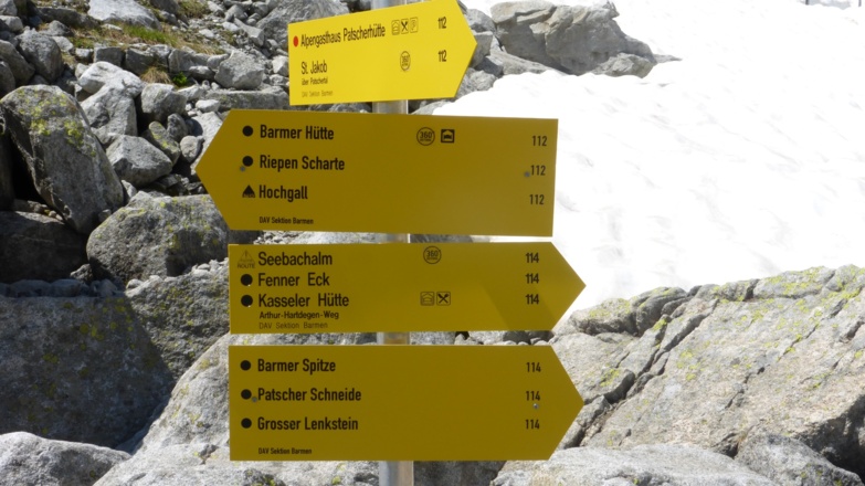 Wegweiser an der Alten Barmer Hütte