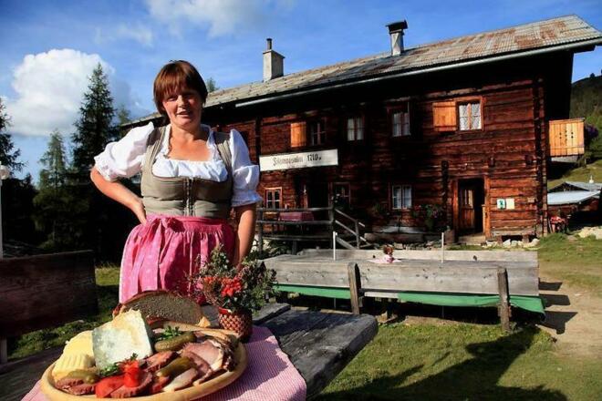 Jause auf der Filzmoosalm