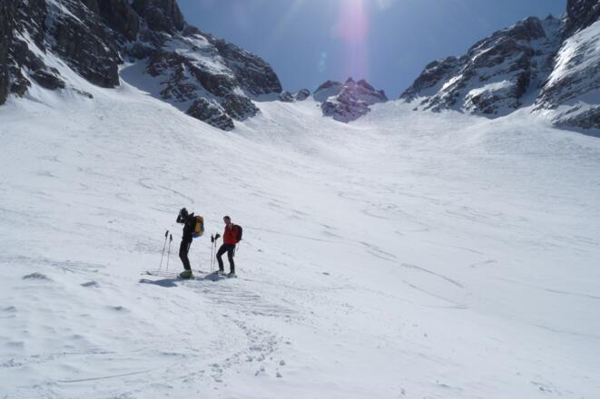 Blick zurück zur Schneetalscharte (rechts)