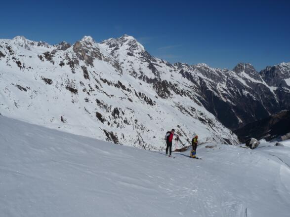 Die ersten Sonnenstrahlen kurz oberhalb der Tribulaunhütte.