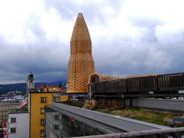 Turm aus Bambus