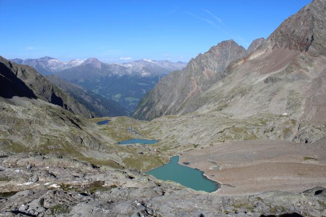 Talblick zur den drei Seen und der Noßberger-Hütte