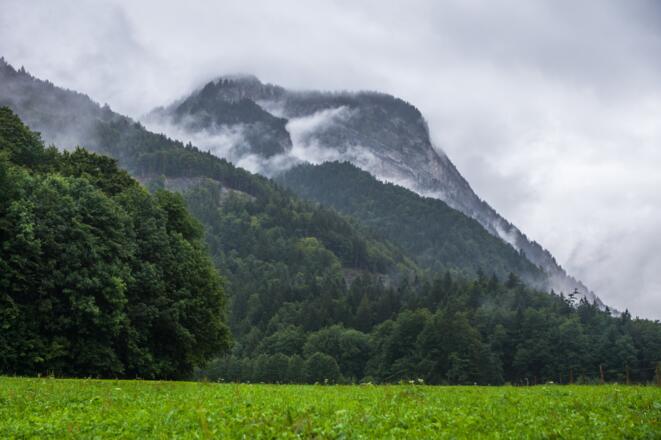 Blick auf Mittagsfluh