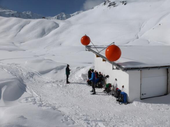 Aufstiegspur direkt neben dem Walfesbach.