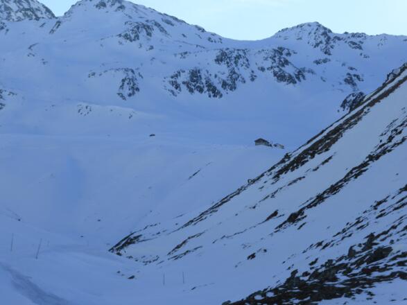 Erster Blick hinauf zur Hütte. Position N47° 09.824' E11° 05.223', 2083 m