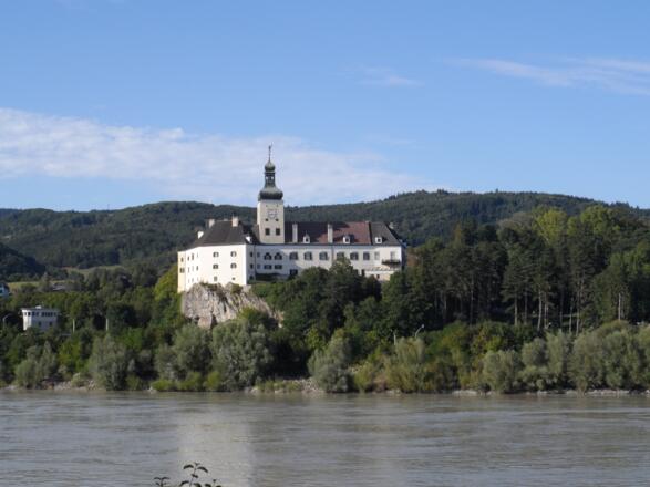 Schloss Persenbeug1