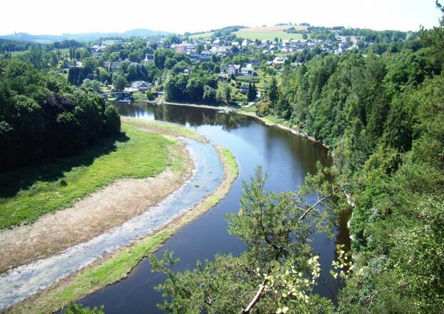 Saaleverlauf am Trepplesfelsen