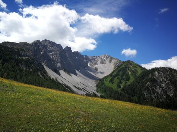Hochwannig und Handschuhspitzen zeigen sich dem Wanderer von ihrer wilden Seite