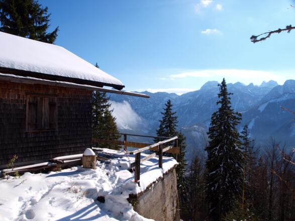 Wieder bei der Jagdhütte 1074m