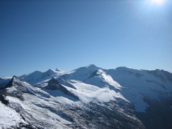 Bergkette am Talschluß vom Habachtal, dahinter Großvenediger