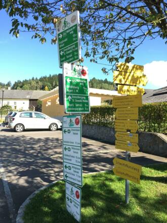 Wegweiser in St. Oswald