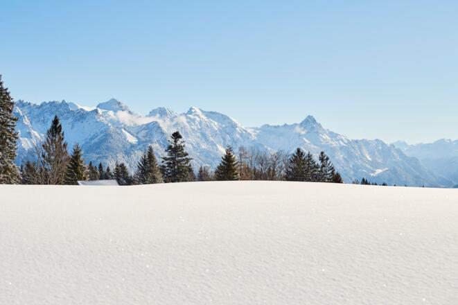 Sagenhafte Ausblicke auf die umliegende Bergwelt.