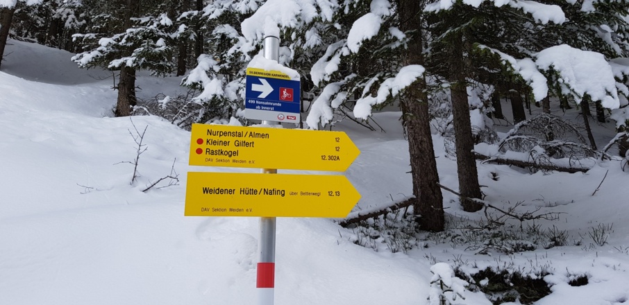 Der Weg ins Nurpenstal kann nicht verfehlt werden.