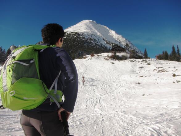 Die Rauthhütte am Fuß der Hohen Munde ist auch ein beliebtes Ziel für Rodler und Winterwanderer.