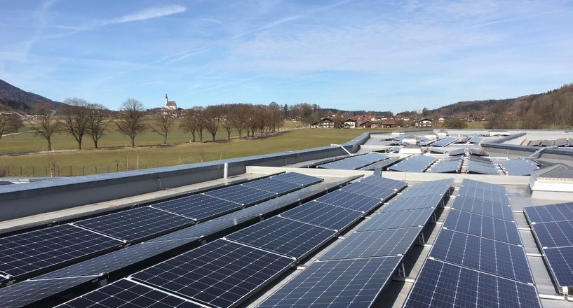 Die Photovoltaik-Anlage auf dem Dach des Traumwerks