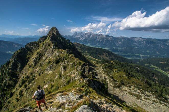 Blick über den Krahbergzinken zum Dachsteinmassiv