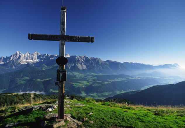 Gasselhöhe mit Ausblick auf die Dachstein-Kette