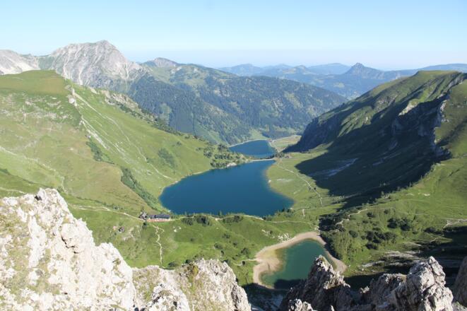 Drei-Seen-Blick von der Lachenspitze