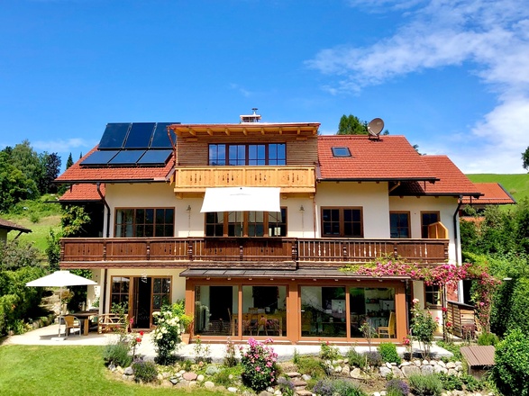 Ferienwohnung Sonnenfeld Hausansicht