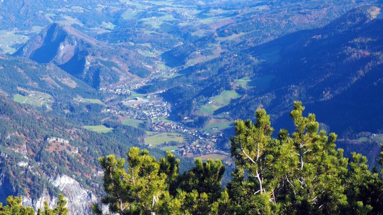 Tiefblick ins Stodertal (1810m)