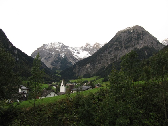 Brand in Richtung Innertal mit Mottakopf, Zirmenköpf und Seekopf