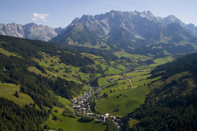 Dorf Dienten