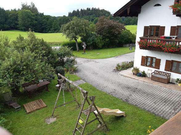Spielplatz am Haus