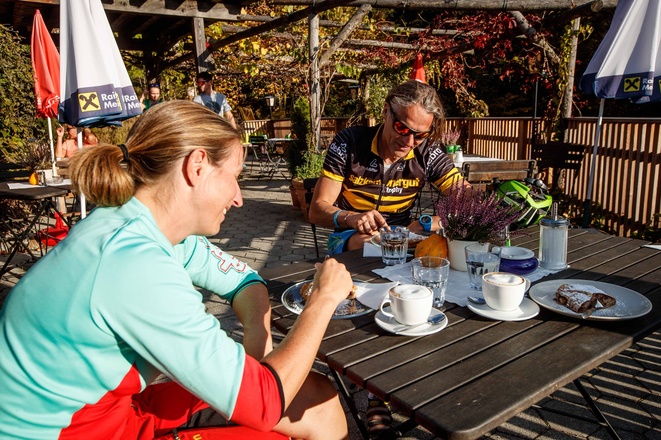 Entspannte Kaffeepause bei der Rathluckenhütten
