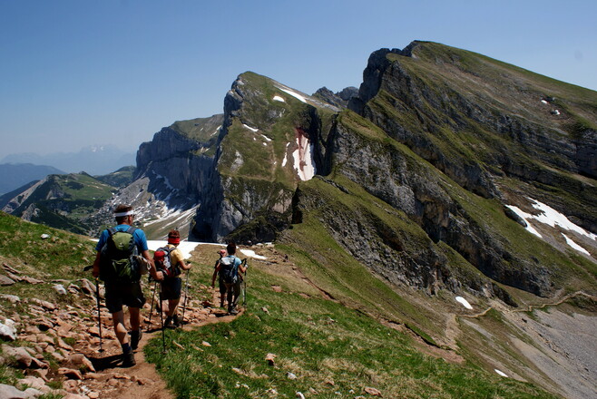 Abstieg Richtung Spieljoch mit Blick auf Seekarl- und Rofanspitze