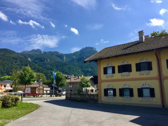 Hausansicht mit Blick auf die Kampenwand