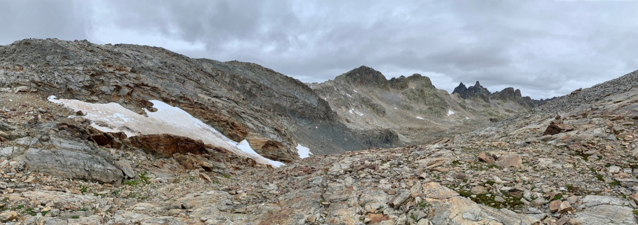 "Rote Furka" mit Blick ins Klostertal