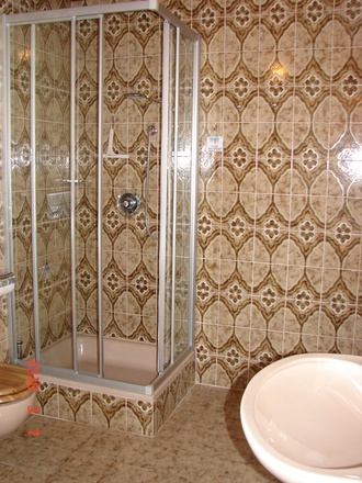 Bad mit Dusche