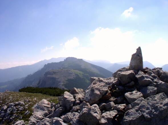 Gamsspitz Ostgipfel 2054 m mit Almkogel (Stand 2008)