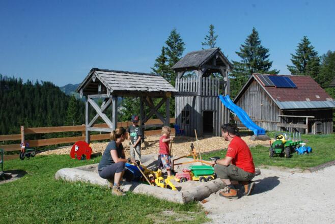 Spielplatz beim Alpengasthaus Hütteneck