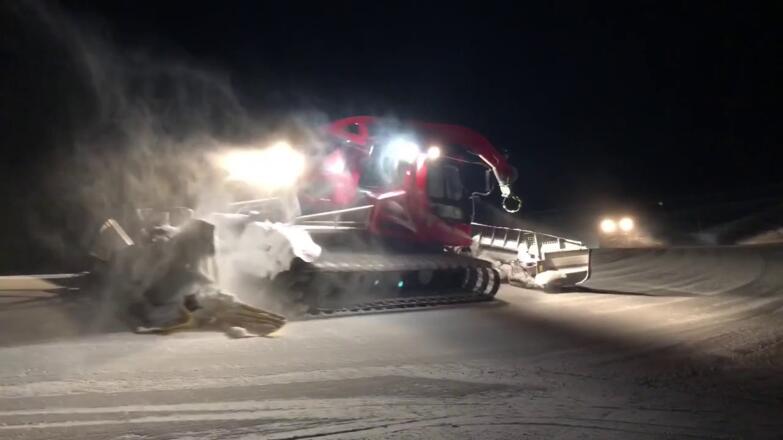 Pistenraupe am Füssner Jöchle